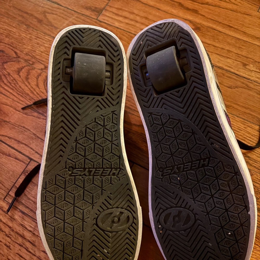 Heelys Kids Cosmic Sneakers - Purple and Black - Picture 4 of 4